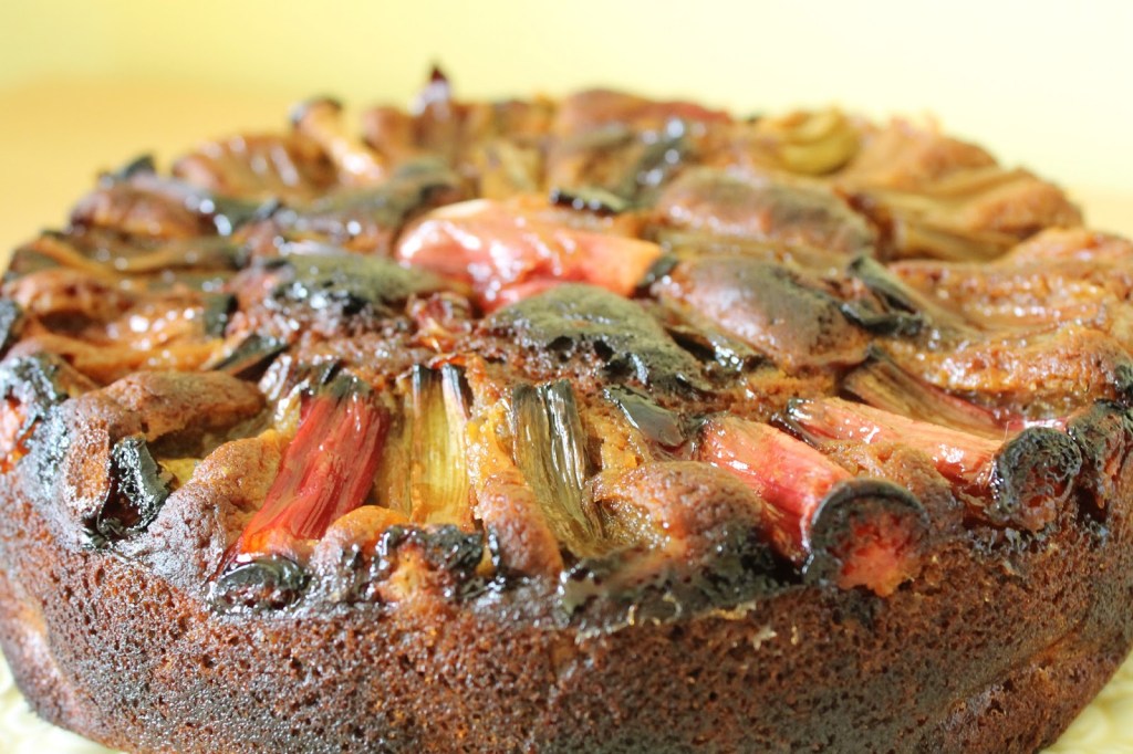rhubarb lemon and ginger cake