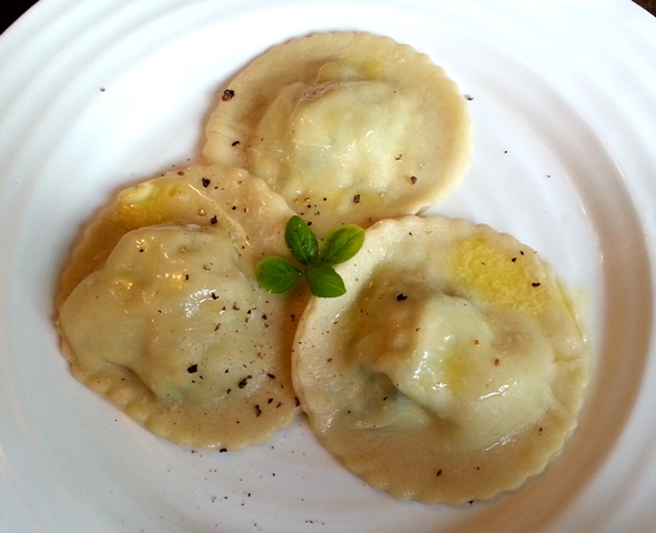 salmon and courgette raviolli