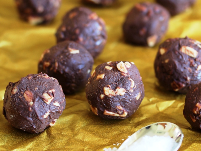 dark chocolate caramel and salt truffles2 web