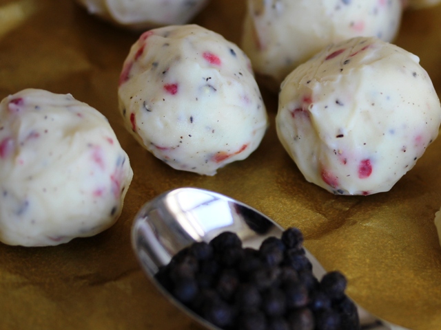 white chocolate strawberry and black pepper truffles2 web