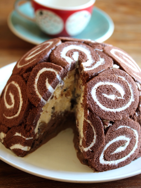swiss roll ice cream cake3 web