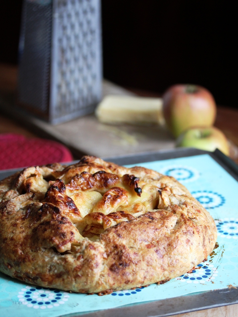 cheddar and apple rough puff pie