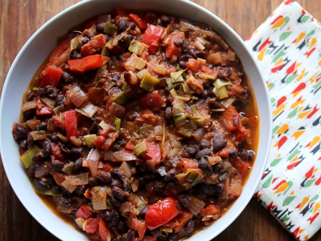 Mexican leek and black bean chilli